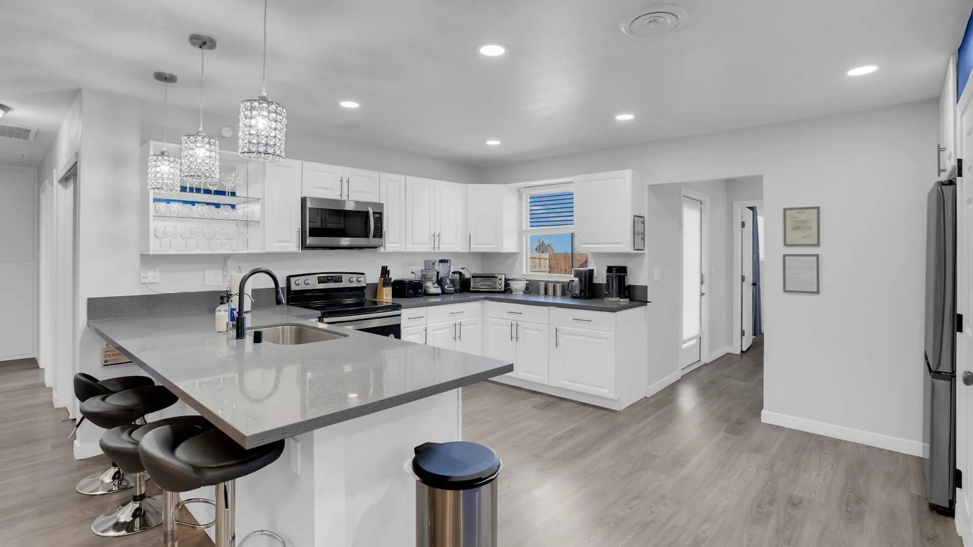 Villa Big Group, Remodeled, Landscaped, King Beds, Desks Las Vegas Ferienhaus