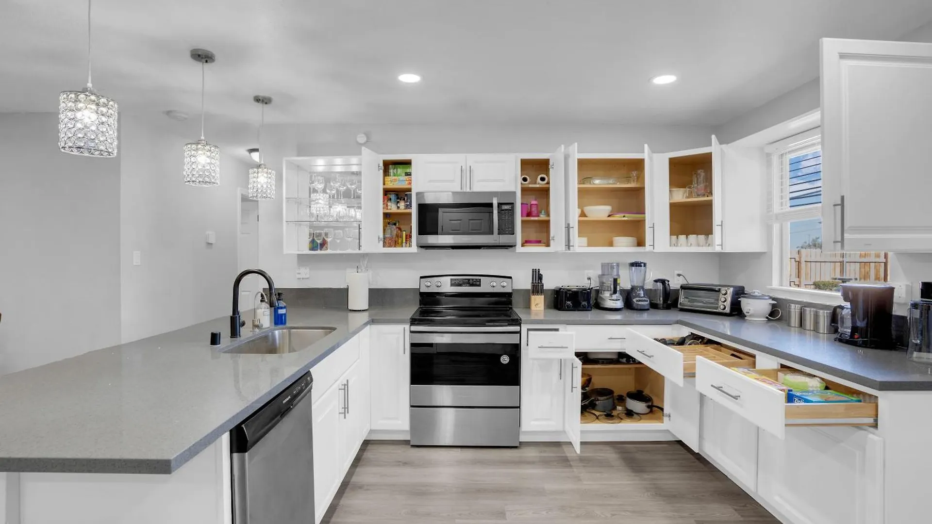Ferienhaus Villa Big Group, Remodeled, Landscaped, King Beds, Desks Las Vegas USA