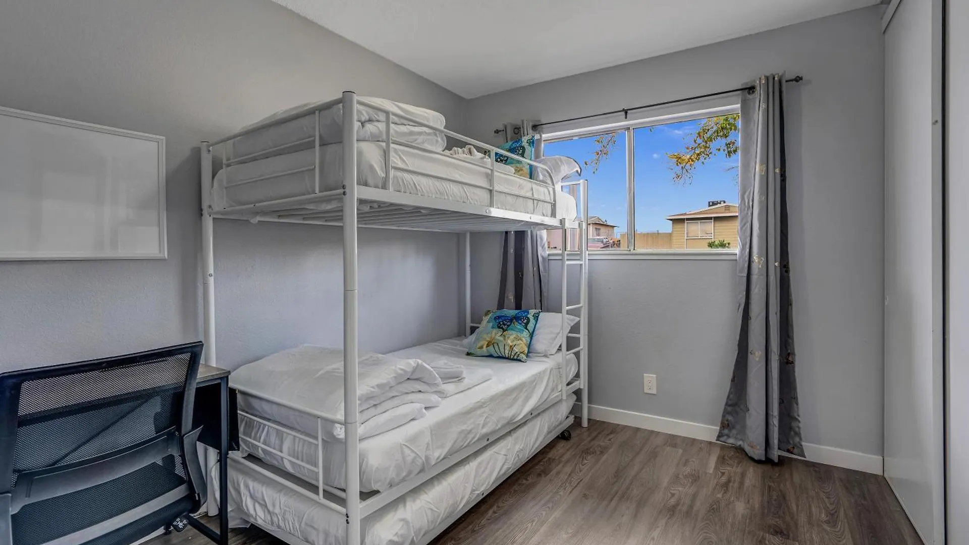 Villa Big Group, Remodeled, Landscaped, King Beds, Desks Las Vegas USA